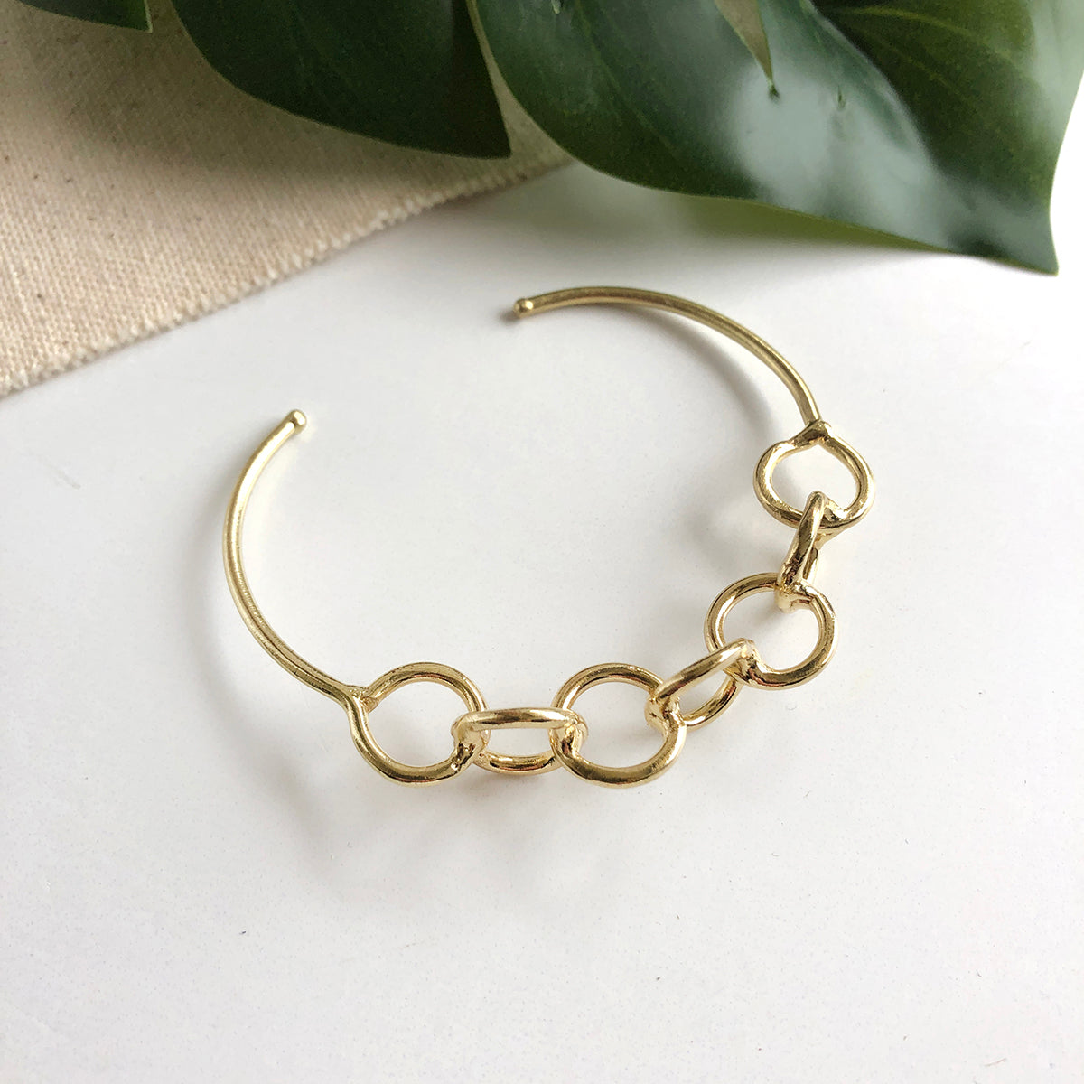 Chain Link Cuff in Gold