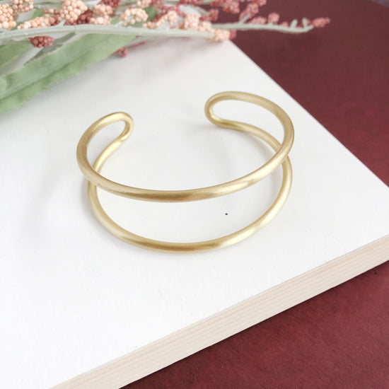 Double Arch Cuff in Gold