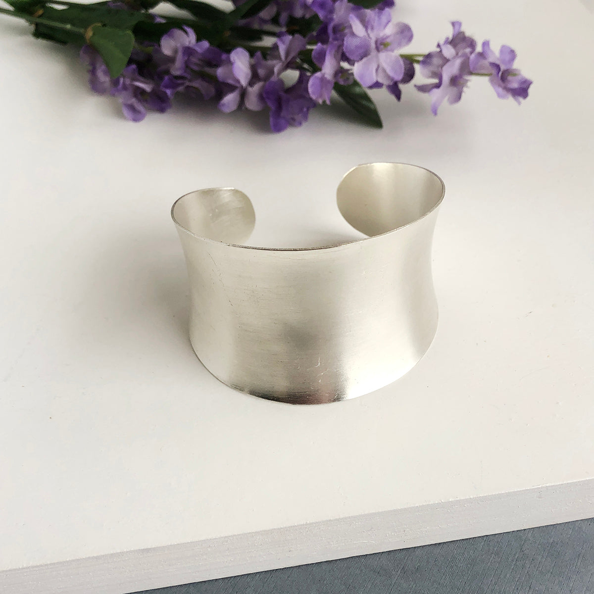 Concave Cuff