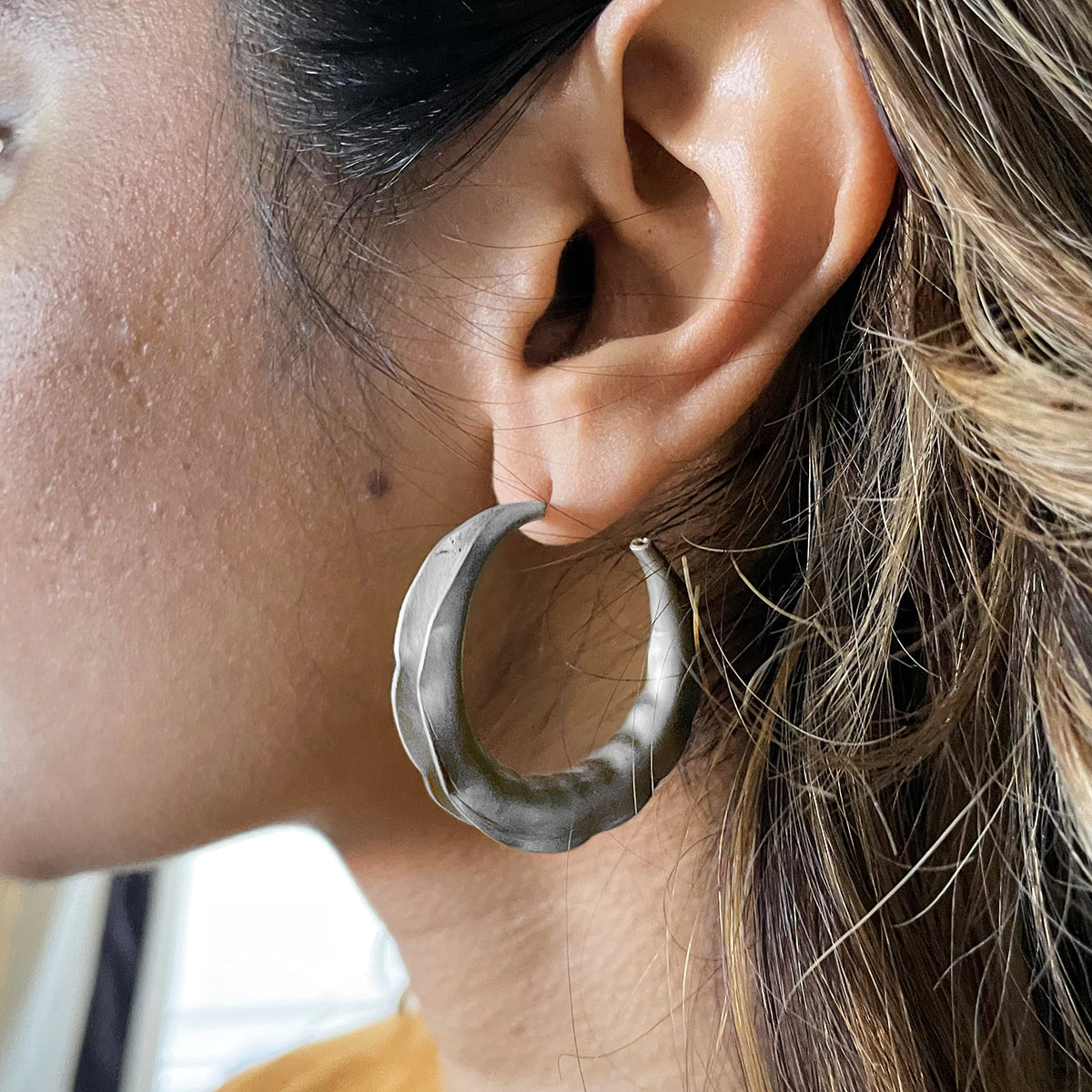 Wavy Hoops