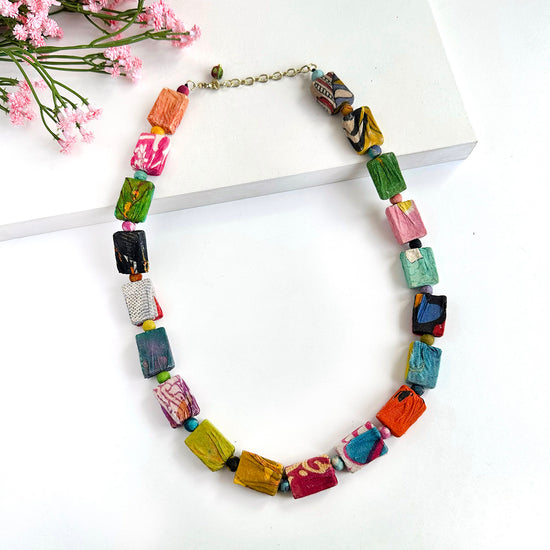 Load image into Gallery viewer, Kantha Dotted Block Necklace
