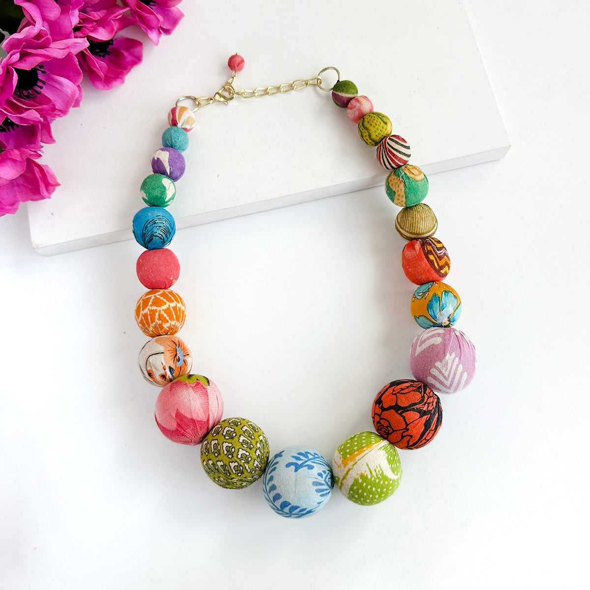 Load image into Gallery viewer, Kantha Gigi Graduated Necklace
