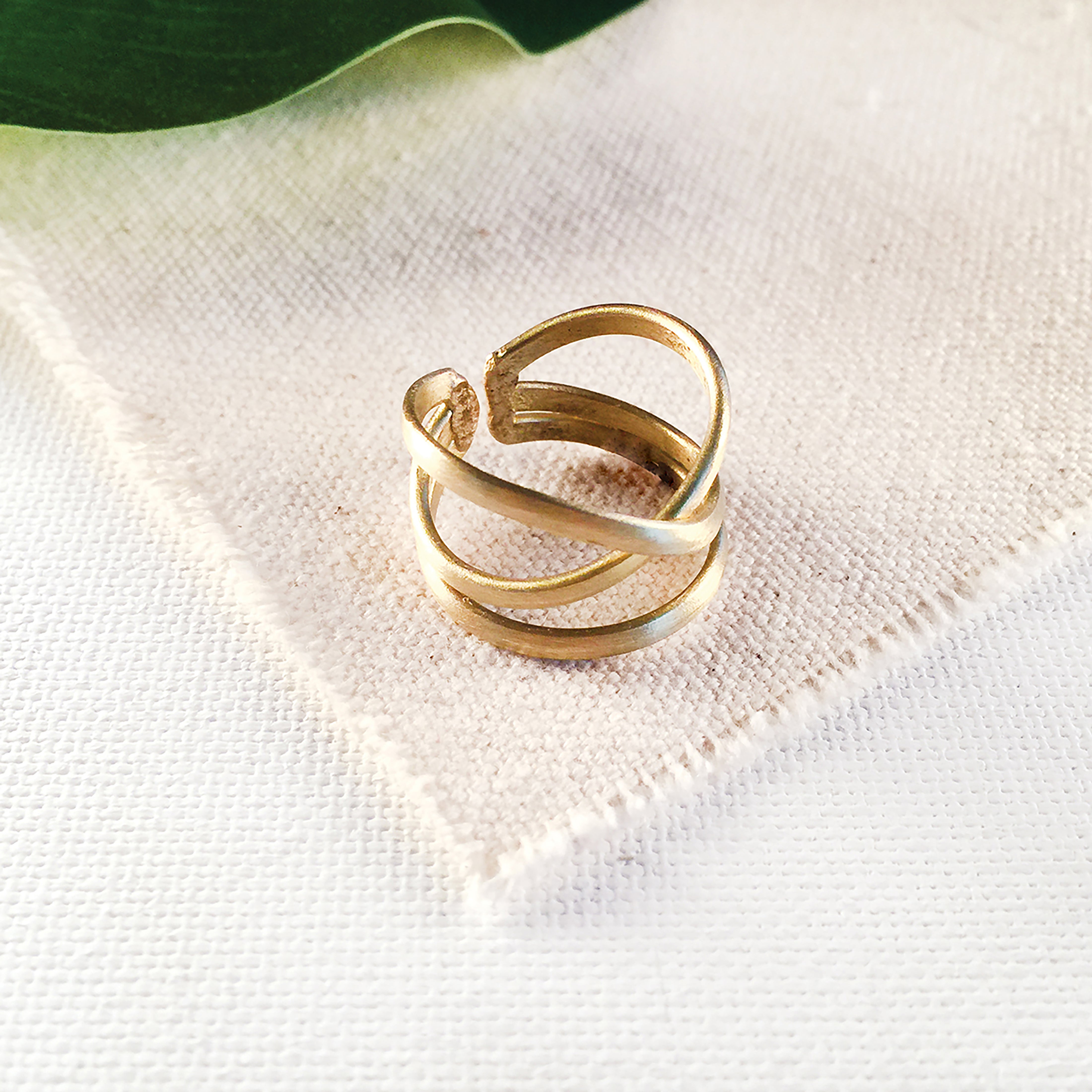 Buy Spade Sleek Diamond Ring 18 KT yellow gold (1.552 gm). | Online By  Giriraj Jewellers