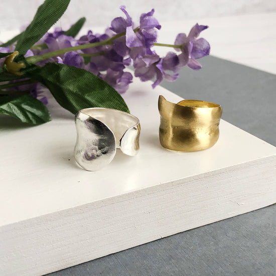 Load image into Gallery viewer, Sculptural Wrap Ring
