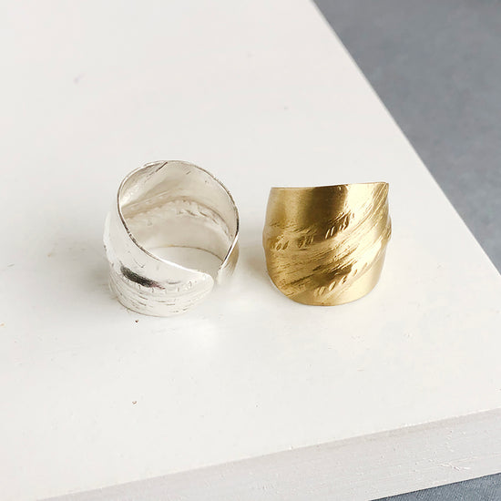 Diagonal Textured Ring