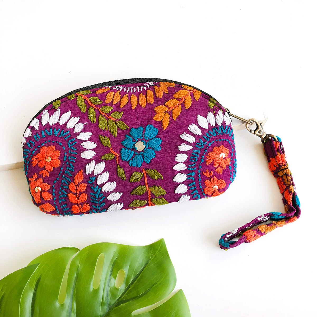 Load image into Gallery viewer, Kutch Wristlet Pouch
