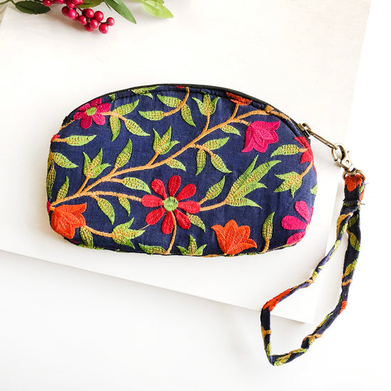 Load image into Gallery viewer, Kutch Wristlet Pouch
