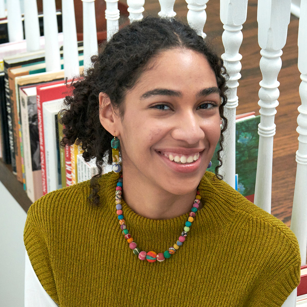Load image into Gallery viewer, A model wears the Kantha Graduated Choker.

